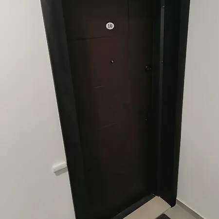 10 улица македония 33 Daire *